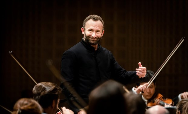 Kirill Petrenko beim Dirigieren der Berliner Philharmoniker