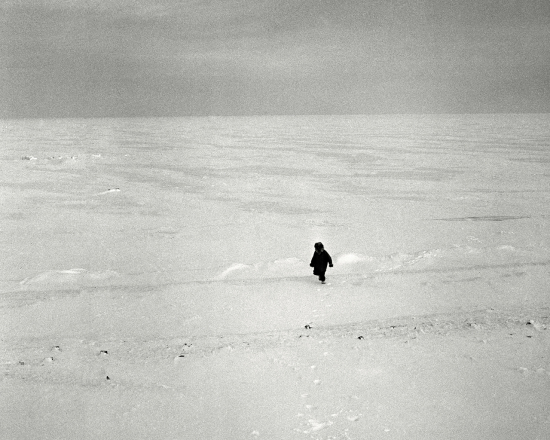 Eskimo in einer Schneelandschaft, Kanada, 1961